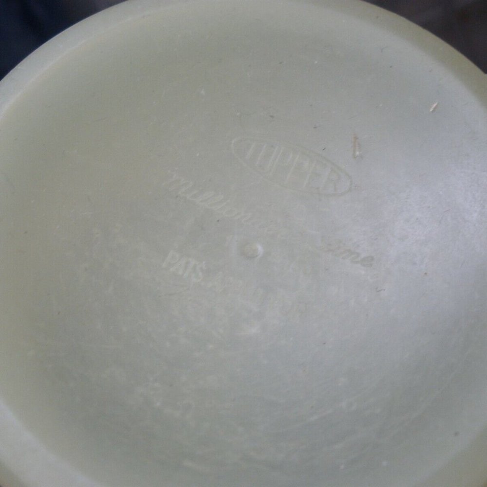 Tupperware TUPPER Millionaire Line 150 Vacu-Mixer Yellow Shaker 1950's ( - Picture 3 of 3